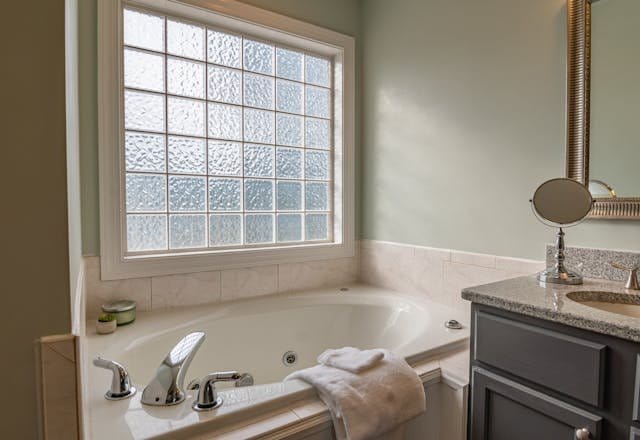 The Benefits of a Professional Bathroom Remodel vs. DIY